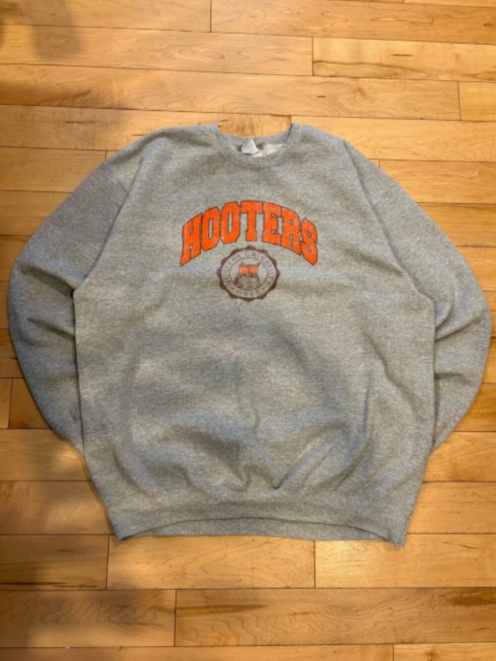Vintage Hooters Crewneck Sweatshirt Size XL Hooters University Logo Y2K